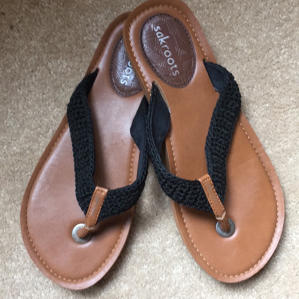 Sakroots flip-flops